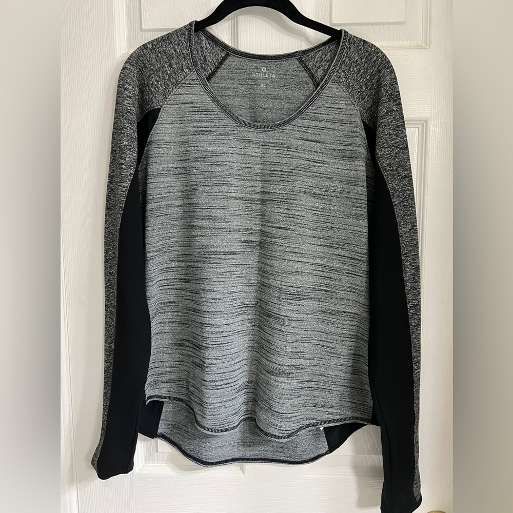 Athleta Long Sleeve Gray & Black Top Sz XL